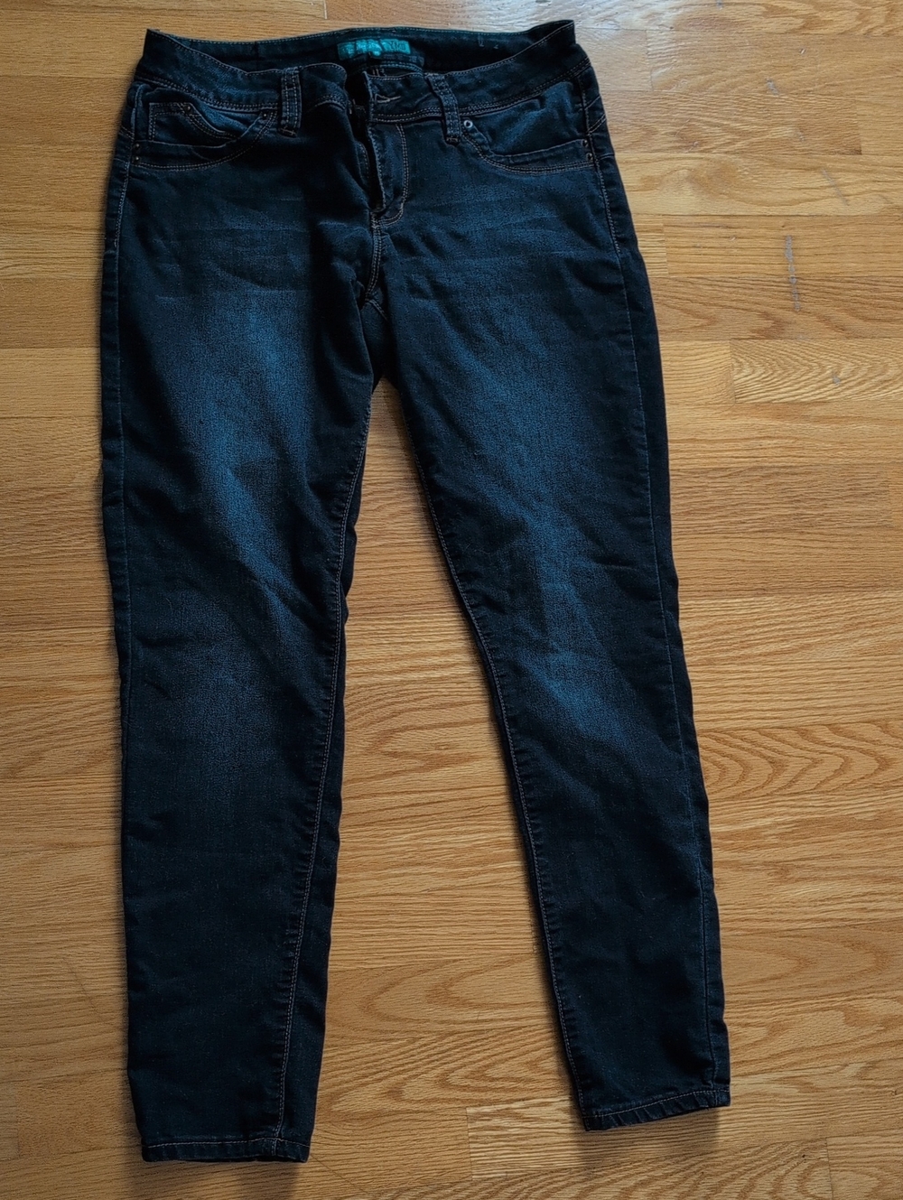 Slim Dark Wash Women's Skinny Jeans - Stretch Denim